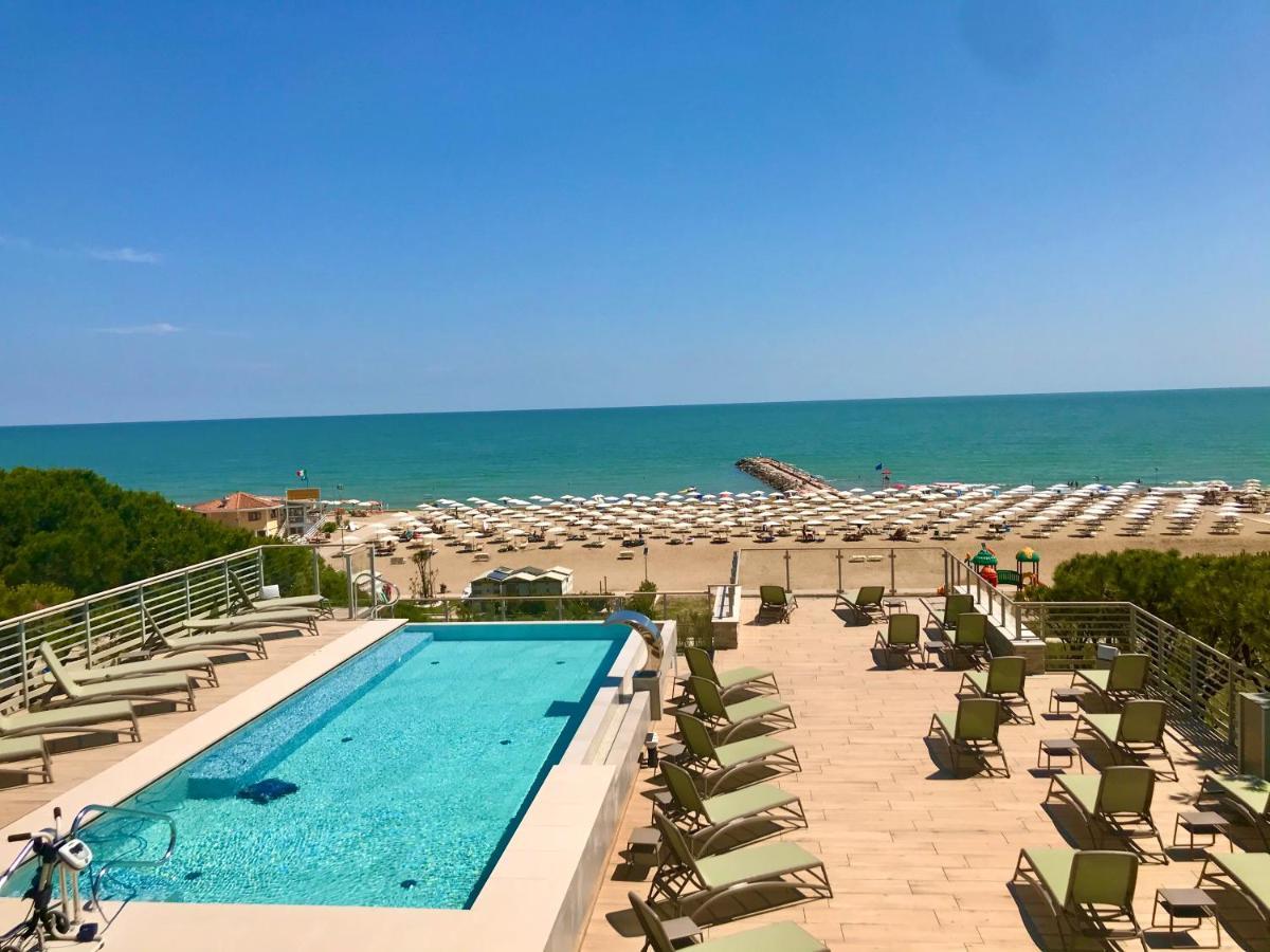Park Hotel Pineta & Dependance Suite Eraclea Mare Exterior photo
